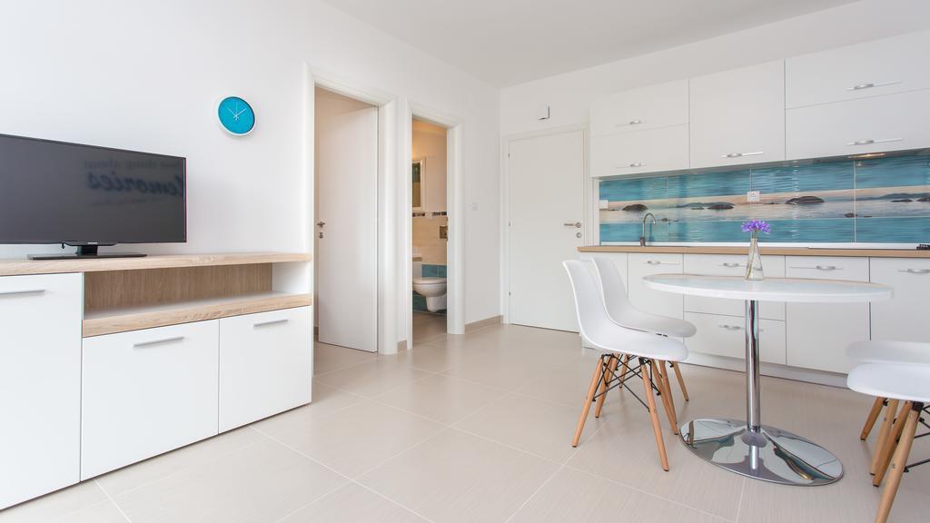 Apartments Memories バスカ 部屋 写真