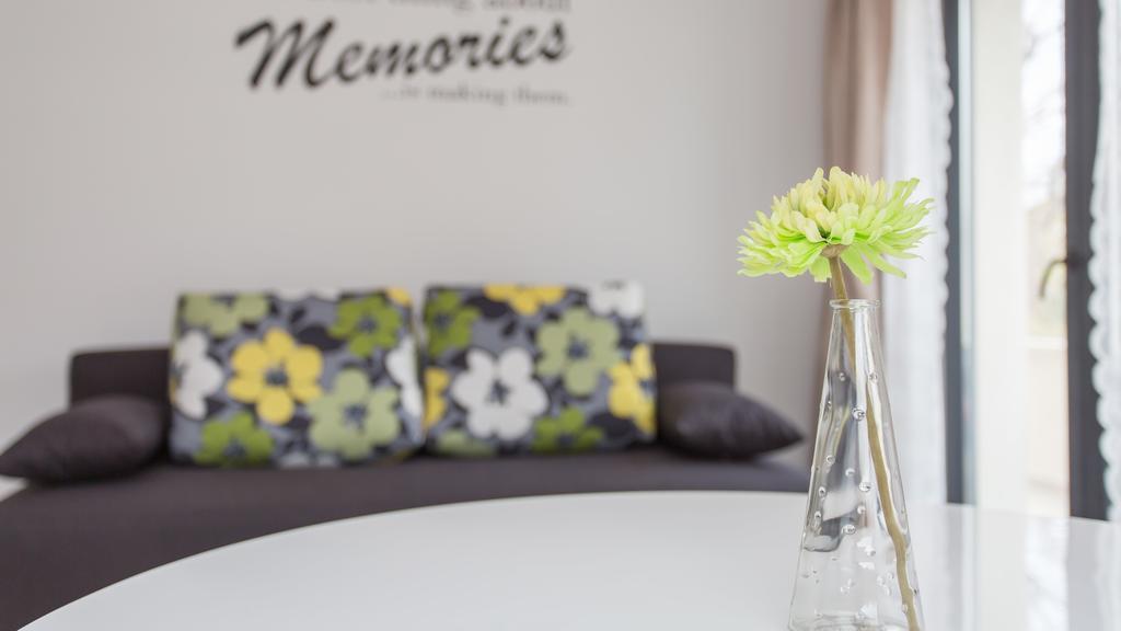 Apartments Memories バスカ エクステリア 写真